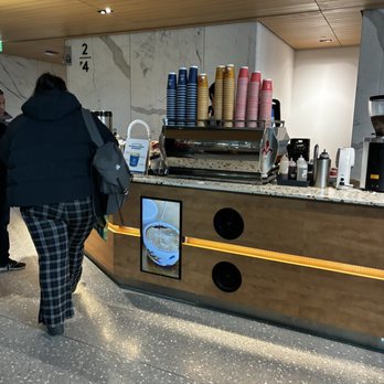 De Mello Coffee - The Well - Inside - Coffee & Tea Near Me - Toronto, Ontario De Mello Coffee - The Well - Inside - Coffee & Tea Near Me - Toronto, Ontario