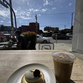 Tartine Silverlake - Bakeries Near Me - Los Angeles, California Tartine Silverlake - Bakeries Near Me - Los Angeles, California