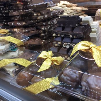 Venchi - Chocolate counter part two - Ice Cream & Frozen Yogurt Near Me - Rome, RM Venchi - Chocolate counter part two - Ice Cream & Frozen Yogurt Near Me - Rome, RM
