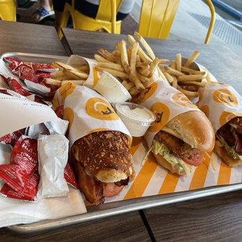 Starbird Chicken - Chicken Shop Near Me - Walnut Creek, California