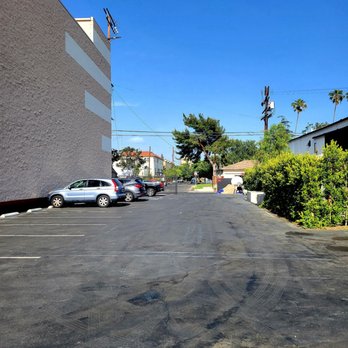 Lawless Brewing - Private Parking Lot (05/20/21). @LawlessBeer #NorthHollywood #NoHo #SFV #CraftBeer #Beer - Beer Bar Near Me - Los Angeles, California Lawless Brewing - Private Parking Lot (05/20/21). @LawlessBeer #NorthHollywood #NoHo #SFV #CraftBeer #Beer - Beer Bar Near Me - Los Angeles, California