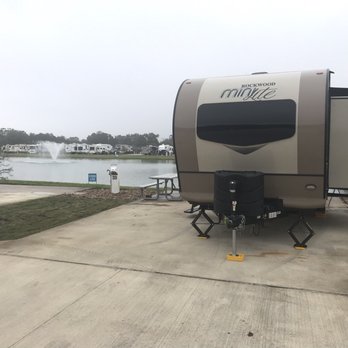 Brazoria Lakes RV Resort by QRV - RV spot - RV Parks Near Me - Brazoria, Texas