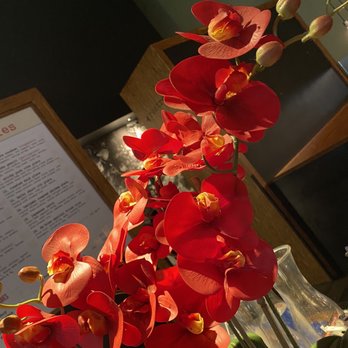 Napa Noodles - Red orchid by the bar! @Napa Noodles CA Mon 9/5/22 Labor Day Heatwave - Noodles Near Me - Napa, California