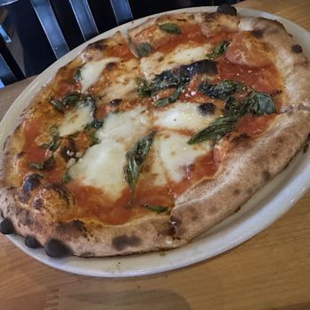 Diavola Pizzeria - Margherita pizza - Italian Near Me - Geyserville, California