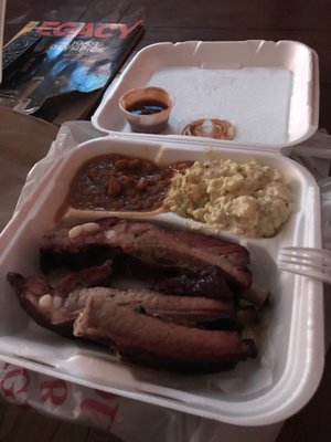 Rosebuds BBQ by null