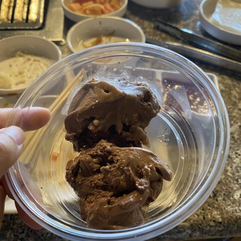 Cham Soot Gol - During Covid-19, the workers will bring the ice cream out to you in a container. It seems little, but you can always ask for more ;) - Barbeque Near Me - Garden Grove, California