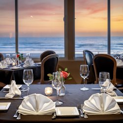 SeaVenture Restaurant - Feel like your on a cruise ship without the water legs.