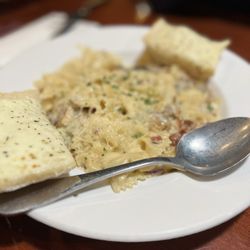 Frends Brewhouse - Chicken Gorgonzola Bow tie