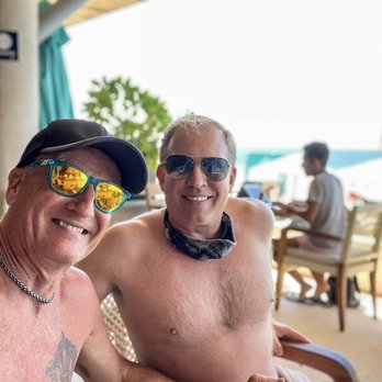 Mantamar - They offer tables so you don't beed to eat in the beach with the sand - Beach Bars Near Me - Puerto Vallarta, JAL Mantamar - They offer tables so you don't beed to eat in the beach with the sand - Beach Bars Near Me - Puerto Vallarta, JAL