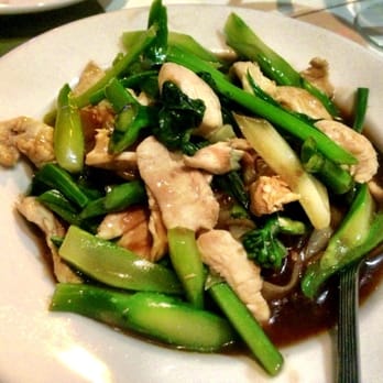 Swaddee - Lad nar - sautéed rice noodles in tasty sauce w/ Thai broccoli and chicken - Thai Near Me - Coronado, California Swaddee - Lad nar - sautéed rice noodles in tasty sauce w/ Thai broccoli and chicken - Thai Near Me - Coronado, California