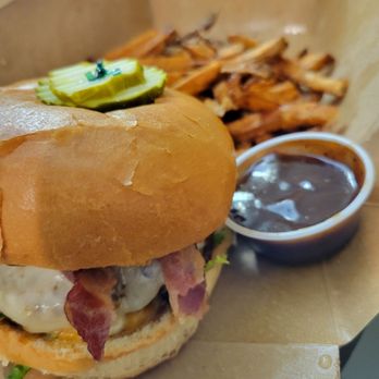 The Good Burger Shack - Big Daddy BBQ burger. - Burgers Near Me - Troutdale, Oregon