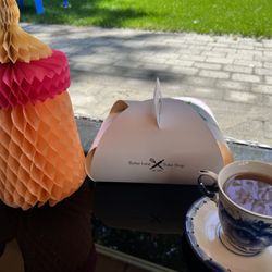 Butter Lane Bake Shop & Tea House - Cute takeaway box