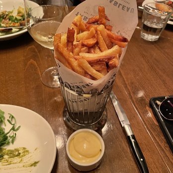 Tableau Bar Bistro - Fries with garlic aioli - Bars Near Me - Vancouver, British Columbia