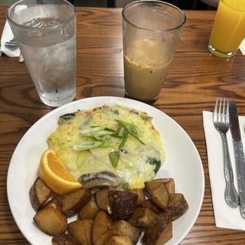 Brunch Everyday - Veggie omelette, potatoes and iced latte - Coffee & Tea Near Me - Conshohocken, Pennsylvania