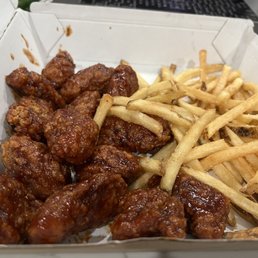 Honey bbq bonesless wings and fries Honey bbq bonesless wings and fries