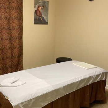 Autumn Spa Massage - Beauty & Spas Near Me - Eugene, Oregon Autumn Spa Massage - Beauty & Spas Near Me - Eugene, Oregon