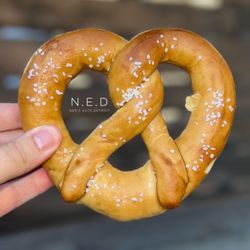 DeutschTroit - Pretzel