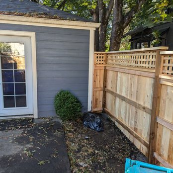 Rick's Custom Fencing & Decking - Side fence, connected seamlessly to pre-existing garage - Fences & Gates Near Me - Gresham, Oregon Rick's Custom Fencing & Decking - Side fence, connected seamlessly to pre-existing garage - Fences & Gates Near Me - Gresham, Oregon