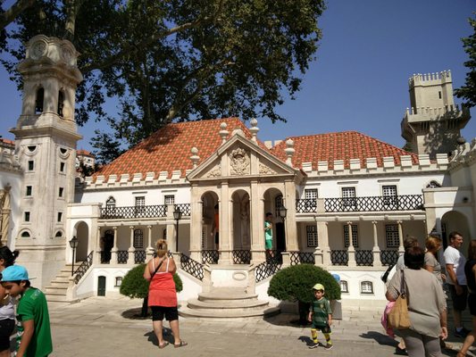 Portugal dos Pequenitos by null