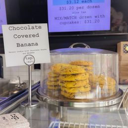 Chocolate covered banana cookie Chocolate covered banana cookie
