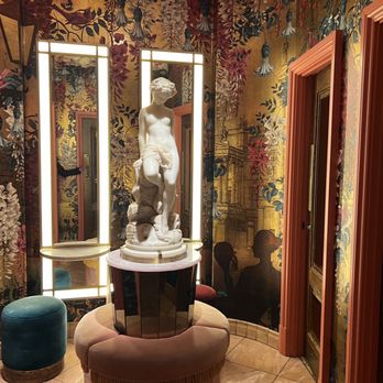 The Ivy - Most beautiful women's bathroom! - Breakfast & Brunch Near Me - London, XGL