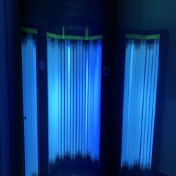 Bombshell's Tanning Salon - 11 Minute Max Sundazzler stand up bed