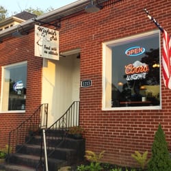 Winfield's Pub - Exterior