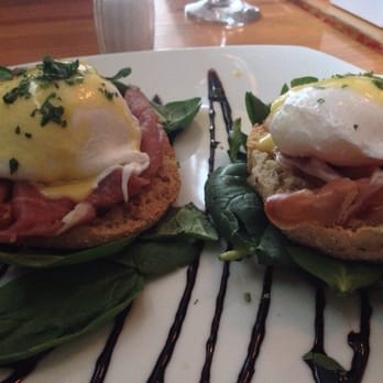 Ringolevio - Eggs Benedict with prosciutto - Mediterranean Near Me - Brooklyn, New York Ringolevio - Eggs Benedict with prosciutto - Mediterranean Near Me - Brooklyn, New York