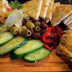 MaGerk's - Mediterranean platter