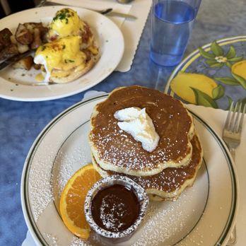 Mama's On Washington Square - Breakfast & Brunch Near Me - San Francisco, California