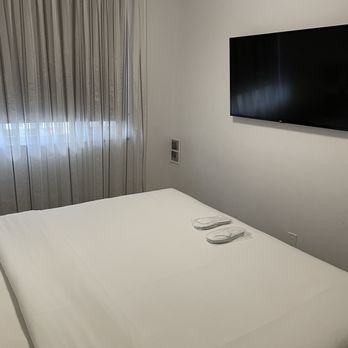 Town Inn Suites - Hotels Near Me - Toronto, Ontario Town Inn Suites - Hotels Near Me - Toronto, Ontario