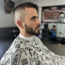 The Craft Studios - - 1 sideburns - Finger length top - TOP: 1 high blend - 1.5 beard blend on sides - 4.5 beard