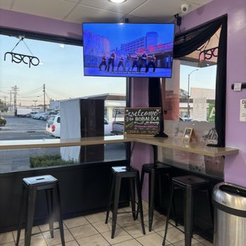 Bobaloca - Inside Seating - Coffee & Tea Near Me - Downey, California