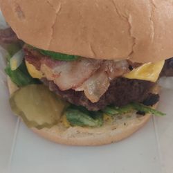 The Good Eats Stop - Bacon Avocado Cheeseburger