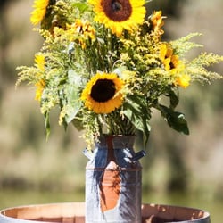 Ana Flowers & Gifts - Rustic wedding