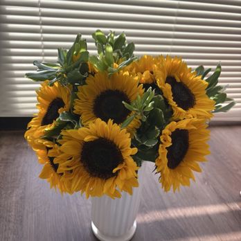 Ode à la Rose - Sunflowers - Florists Near Me - Chicago, Illinois