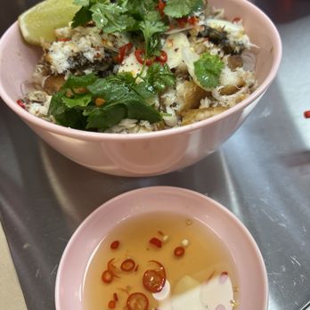 Holy Basil - Thai Near Me - Los Angeles, California