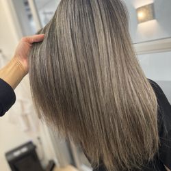 MOC Hair Studio