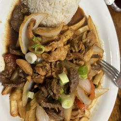 Mily & Lalo Peruvian Restaurant - 58. Lomo Saltado de Pollo o Carne / 58. Chicken or Beef Lomo Saltado