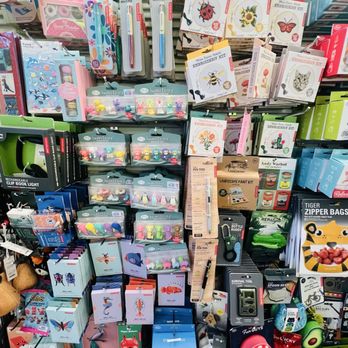 Posman Books - Bookstores Near Me - Miami, Florida
