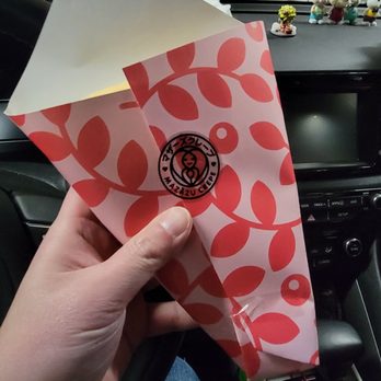 Oomomo - Choco strawberry red velvet Christmas special crepe - Department Stores Near Me - Richmond, British Columbia Oomomo - Choco strawberry red velvet Christmas special crepe - Department Stores Near Me - Richmond, British Columbia