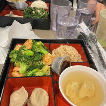 Wu and Nussbaum - lunch bento box (shrimp/broccoli, wonton soup, pork dumplings) - Chinese Near Me - New York, New York Wu and Nussbaum - lunch bento box (shrimp/broccoli, wonton soup, pork dumplings) - Chinese Near Me - New York, New York