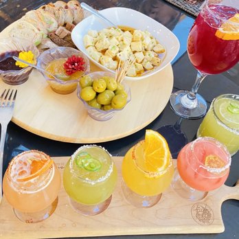 Casa Frida - Margarita flight with cheese platter - Wine Tasting Room Near Me - Ensenada, BCN Casa Frida - Margarita flight with cheese platter - Wine Tasting Room Near Me - Ensenada, BCN