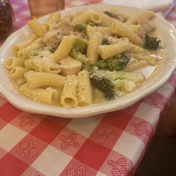 Tony & Elaine’s - Chicken Broccoli Ziti - Italian Near Me - Boston, Massachusetts Tony & Elaine’s - Chicken Broccoli Ziti - Italian Near Me - Boston, Massachusetts