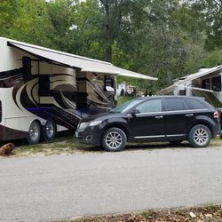 Peaceful Valley Resort & Rv Park - Lake sites are right on the road.