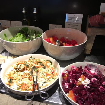 玲瓏堂 - Salad sections - Airport Lounges Near Me - Hong Kong, HK