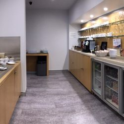 REX Lounge - Kitchen
