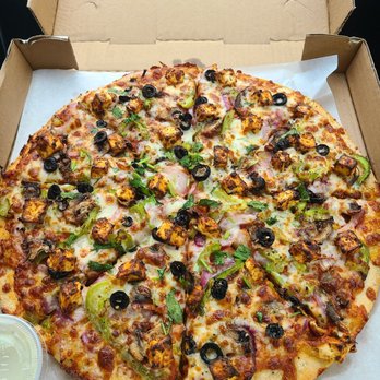 Tandoori Slice - Butter chicken pizza - Pizza Near Me - Des Moines, Washington