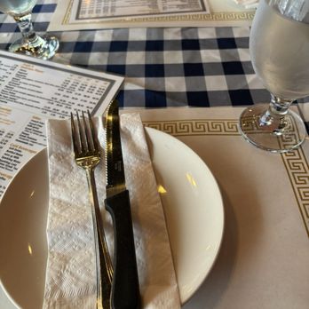 Terrasse Thanos - Table setting - Greek Near Me - Montreal, Quebec