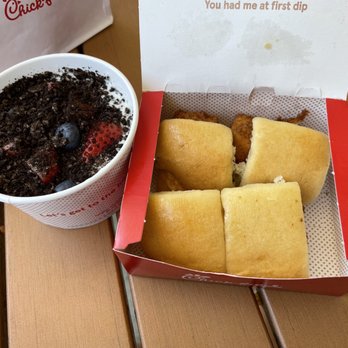 Chick-fil-A - Greek Yogurt Parfait and Chick-fil-A Chick-n-Minis - Fast Food Near Me - Burbank, California